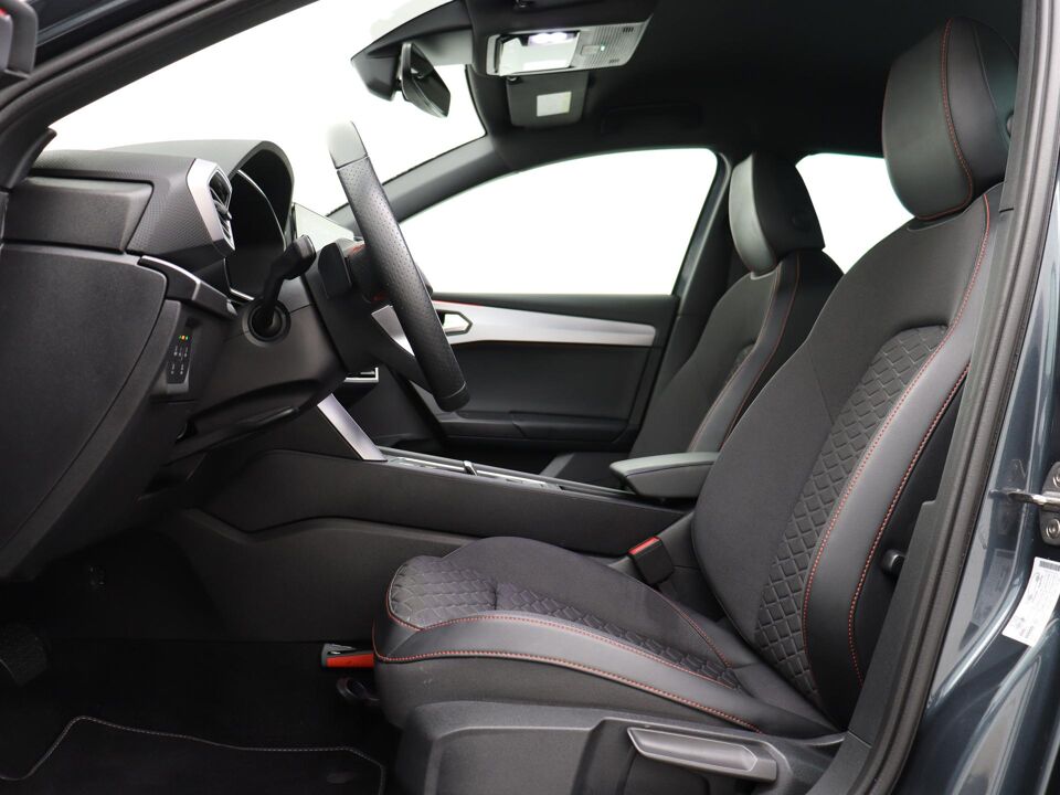 SEAT Leon 1.0 eTSI 110PK FR Business Intense DSG