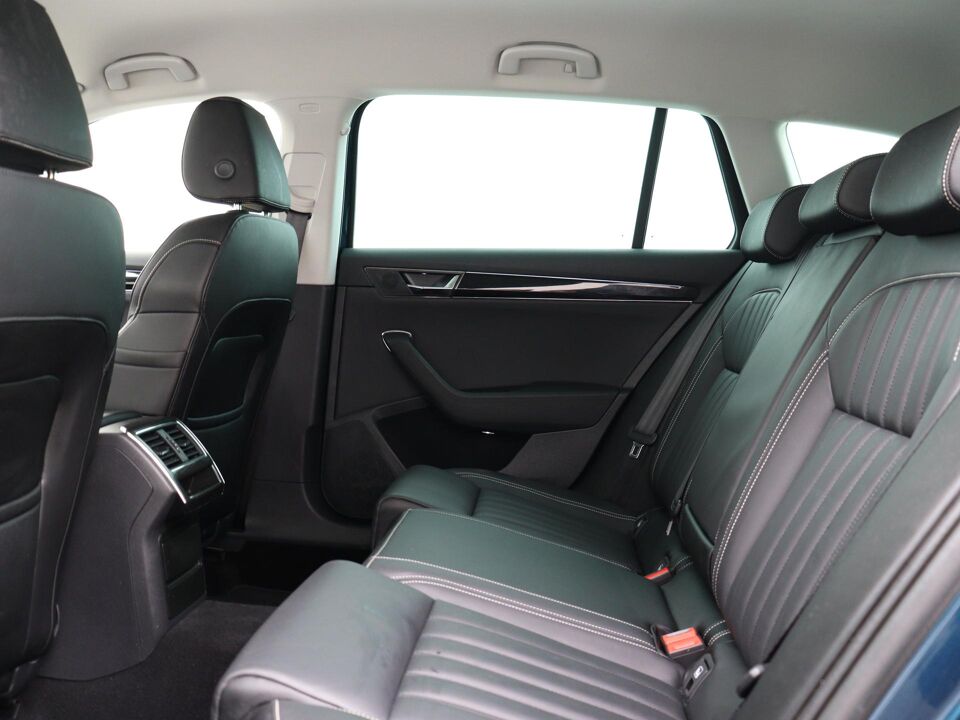 Škoda Superb Combi 1.4 TSI 218 PK iV Laurin & Klement