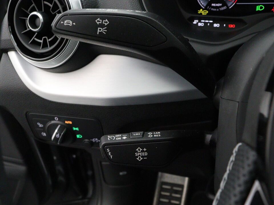 Audi Q2 35 TFSI S Edition