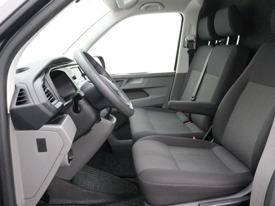 VW-Bedrijfswagens Transporter 2.0 TDI 110 PK L2H1 28 Economy Business