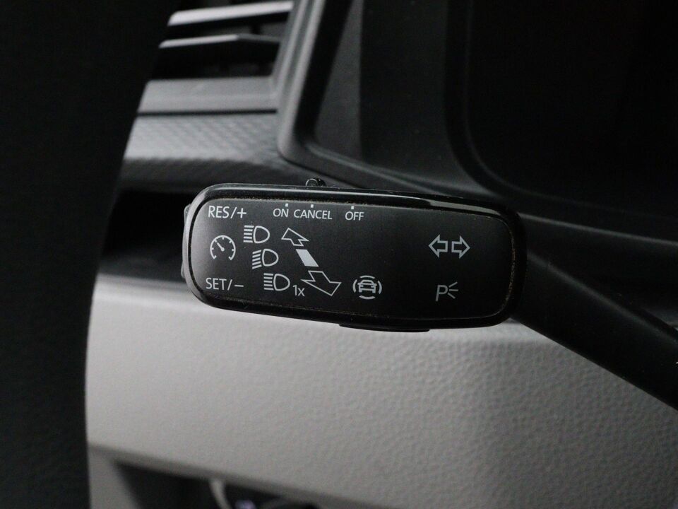 VW-Bedrijfswagens Transporter 2.0 TDI 110 PK L2H1 28 Economy Business