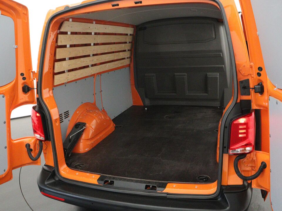 VW-Bedrijfswagens Transporter 2.0 TDI 150 PK DSG L1H1 28 Comfortline