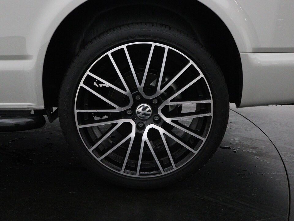 VW-Bedrijfswagens Transporter 2.0 TDI 150 Pk L2H1 28