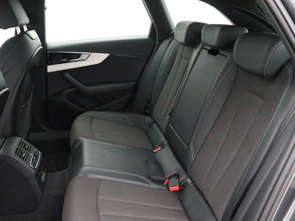 Audi A4 Avant 35 TFSI S edition