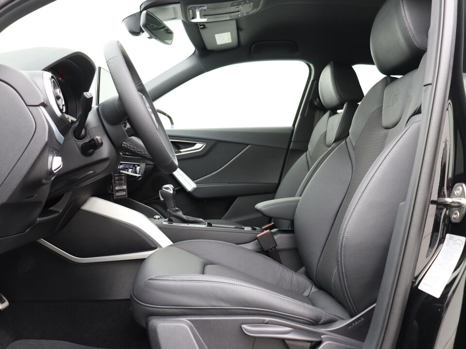 Audi Q2 S edition 35 TFSI 110 kW / 150 PK