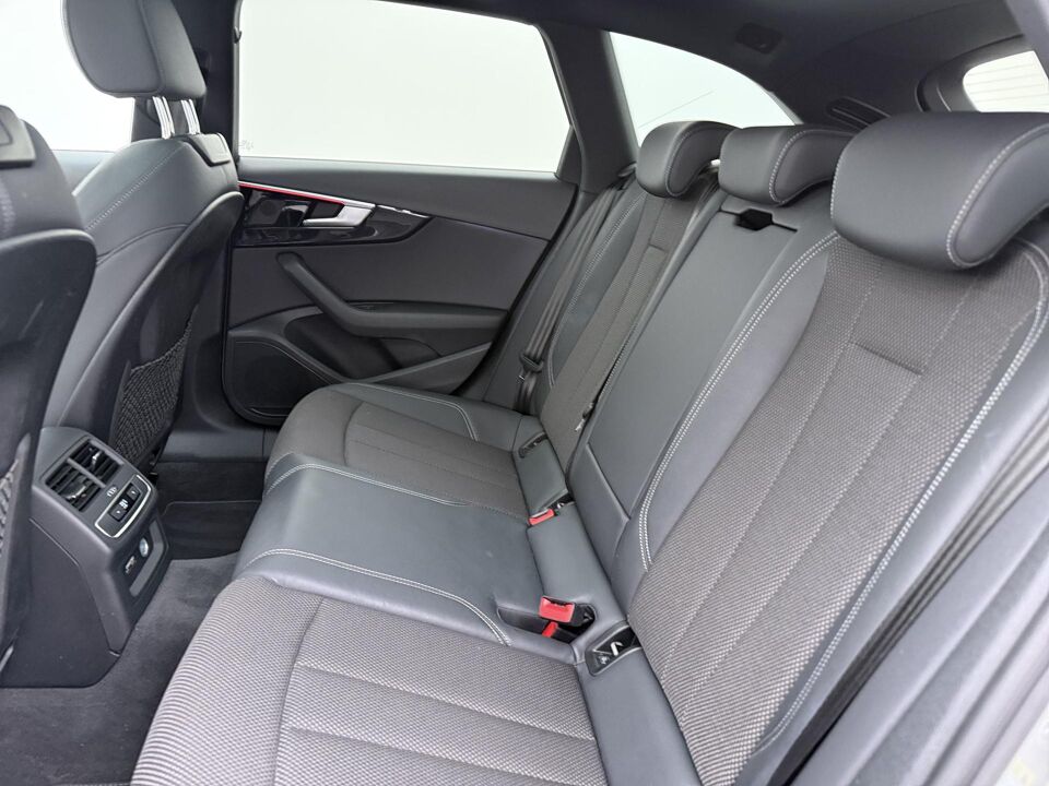 Audi A4 Avant 35 TFSI S Edition Competition