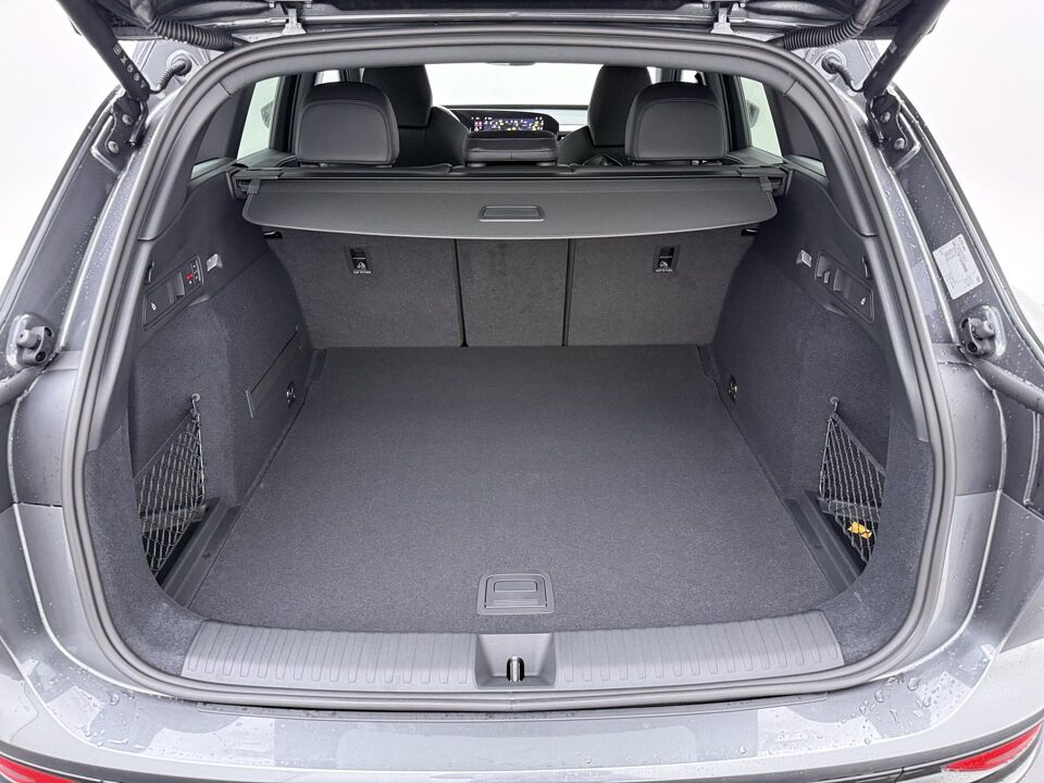 Audi Q6 e-tron S edition 100Kwh 225 kW / 306 PK