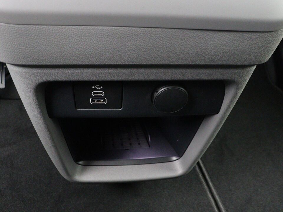 VW-Bedrijfswagens E-Transporter Bulli L1 210 kW / 286 pk