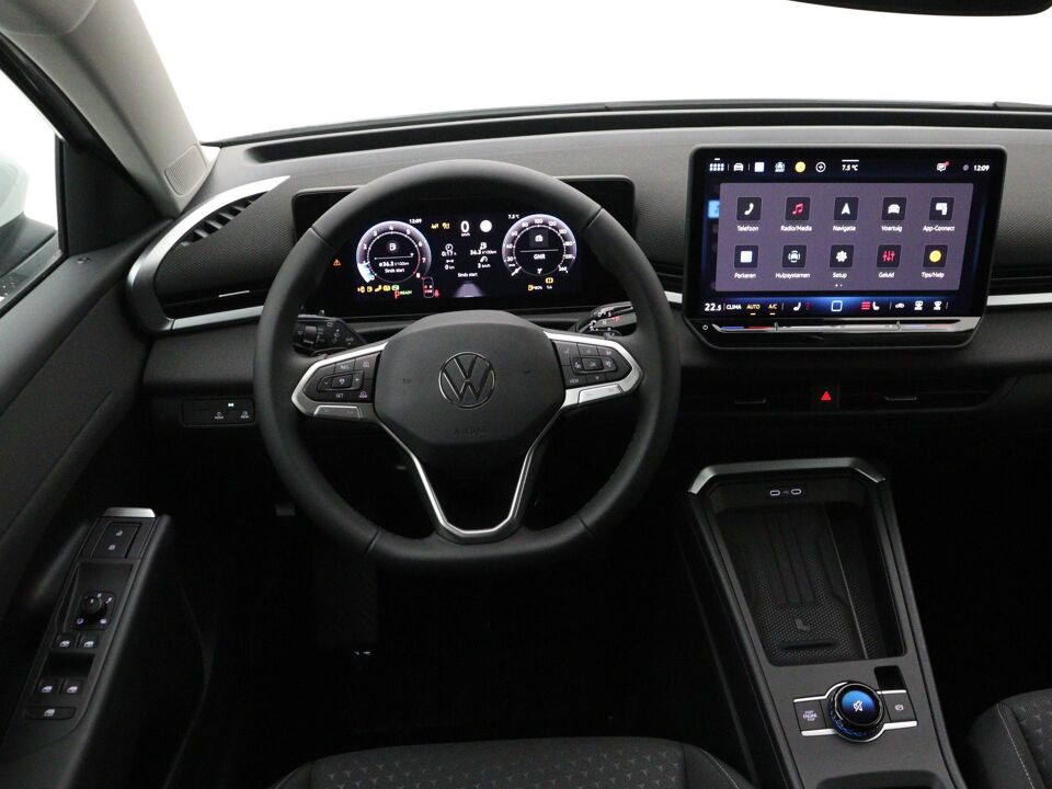 Volkswagen T-Roc Life First Edition 1.5 eTSI 85 kW / 116 PK