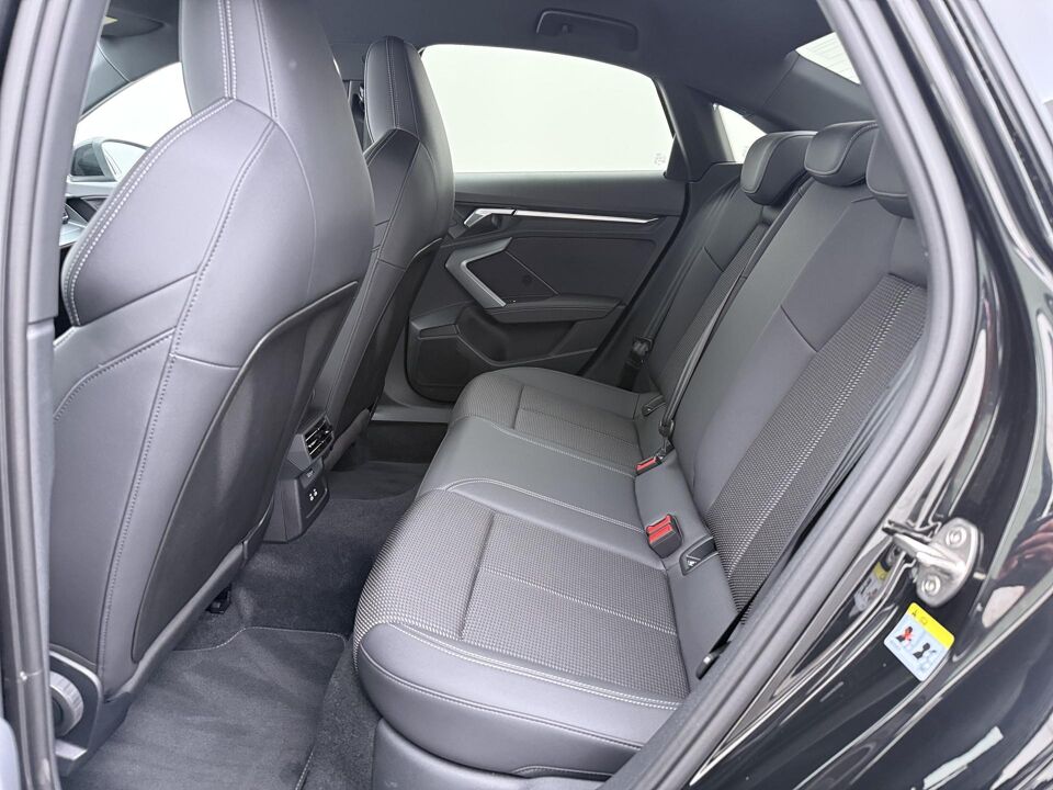 Audi A3 Limousine 30 TFSI S-Line