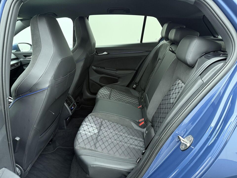 Volkswagen Golf 1.5 eTSI R-Line Edition