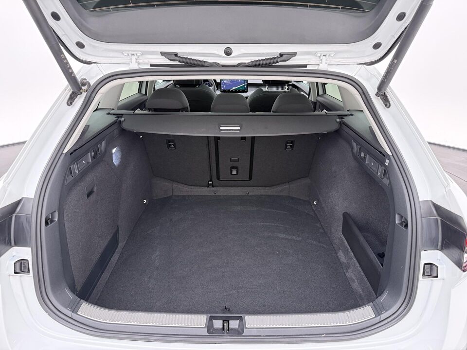 Škoda Superb Combi 1.5 TSI First Edition