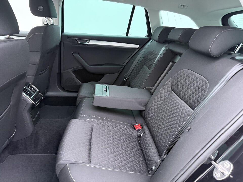 Škoda Superb combi 1.4 TSI iV Ambition