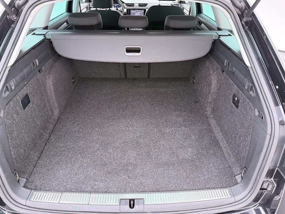 Škoda Superb combi 1.4 TSI iV Ambition