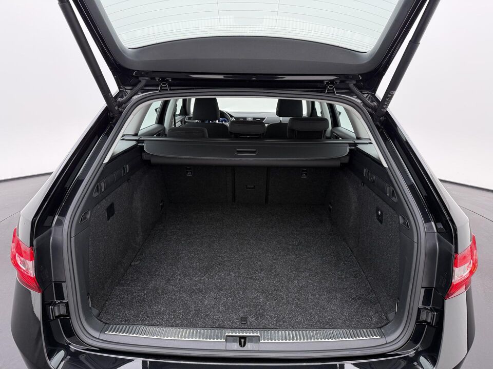 Škoda Superb Combi 1.4 TSI iV Ambition
