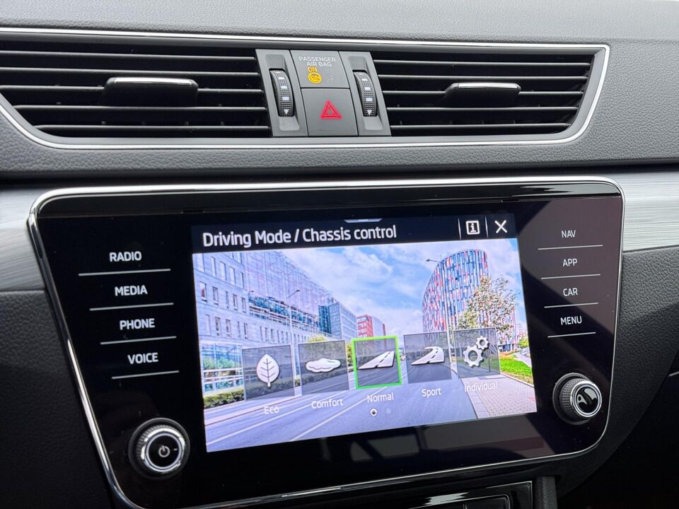 Škoda Superb Combi 1.4 TSI iV Ambition