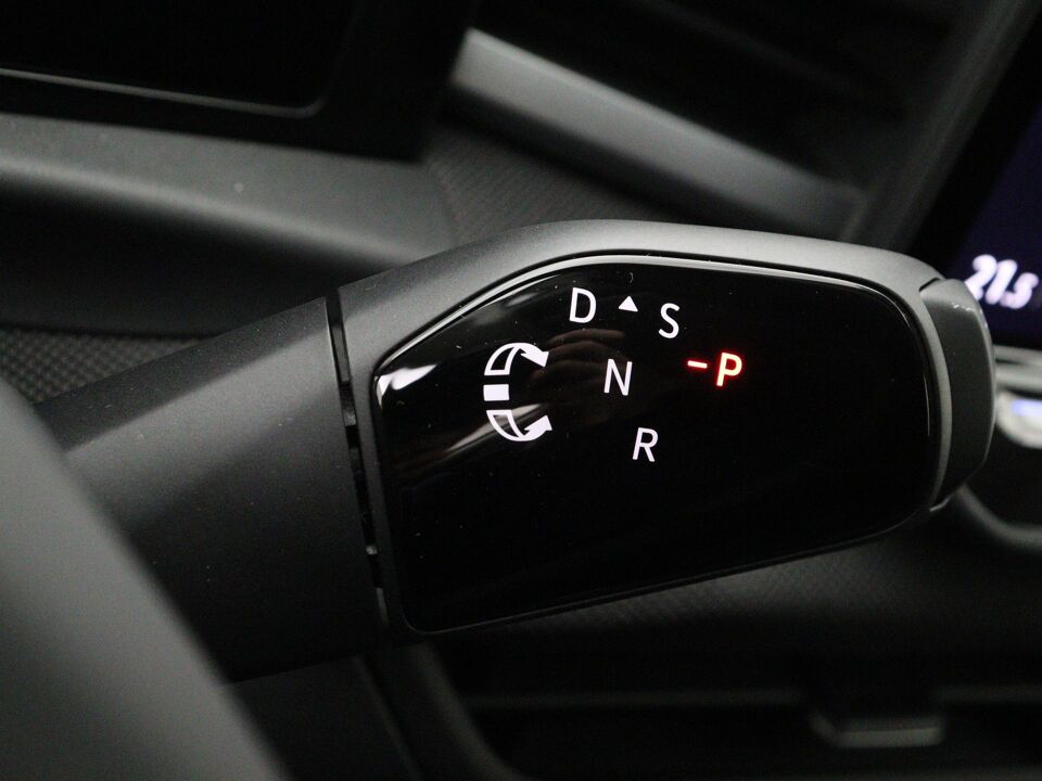 Volkswagen T-Roc Life First Edition 1.5 eTSI 85 kW / 116 PK