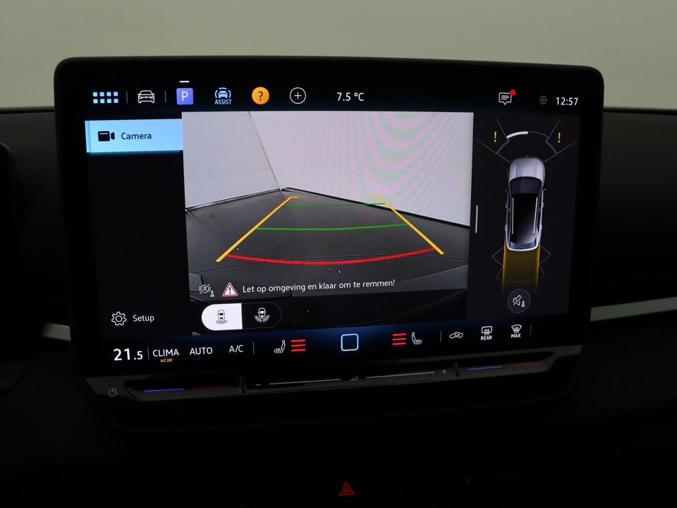 Volkswagen T-Roc Life First Edition 1.5 eTSI 85 kW / 116 PK