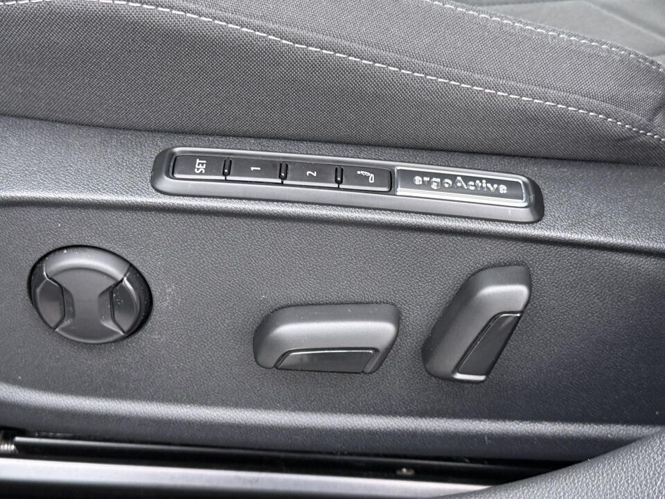 Volkswagen GOLF Variant 1.0 eTSI Life Business