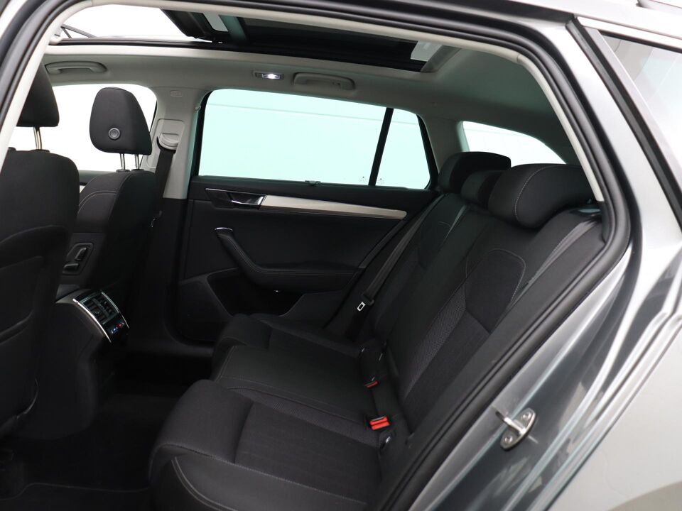 Škoda Superb Combi 1.4 TSI iV Business Edition Plus