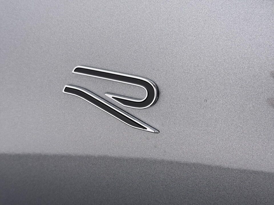 Volkswagen T-Roc R-Line First Edition 1.5 eTSI 110 kW / 150 PK