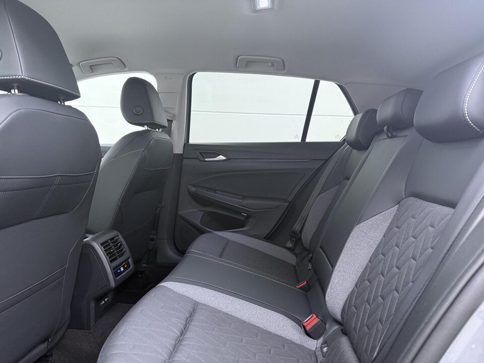 Volkswagen Golf 1.5 eHybrid 204 PK Life