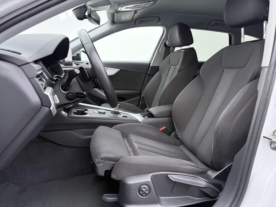 Audi A4 Avant 35 TFSI Sport S line Black Edition