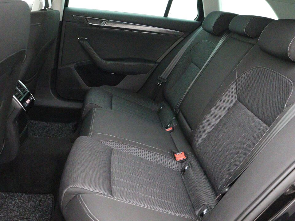 Škoda Superb Combi 1.4 TSI iV Business Edition Plus