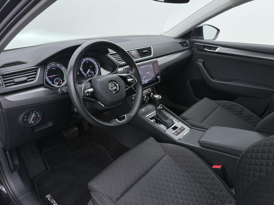 Škoda Superb Combi 1.4 TSI iV Ambition