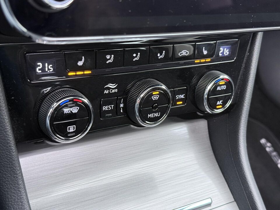 Škoda Superb Combi 1.4 TSI iV Ambition