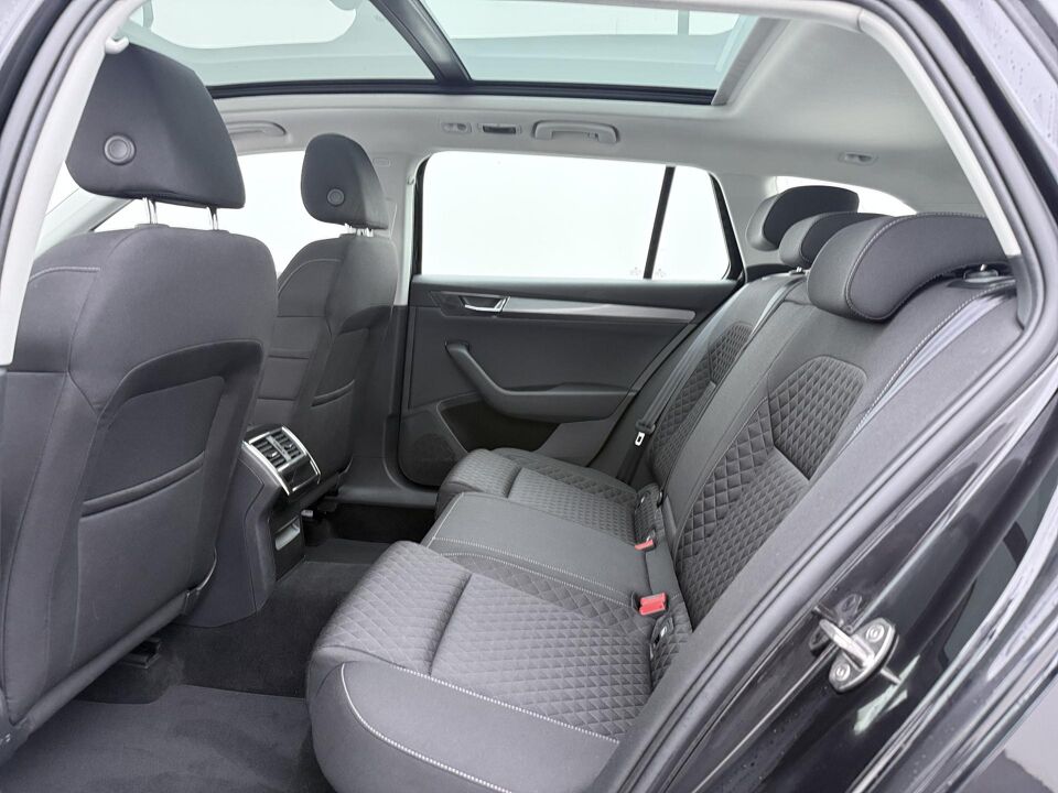 Škoda Superb Combi 1.4 TSI iV Ambition