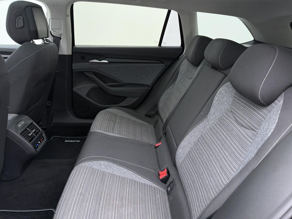 Škoda Superb Combi 1.5 TSI First Edition