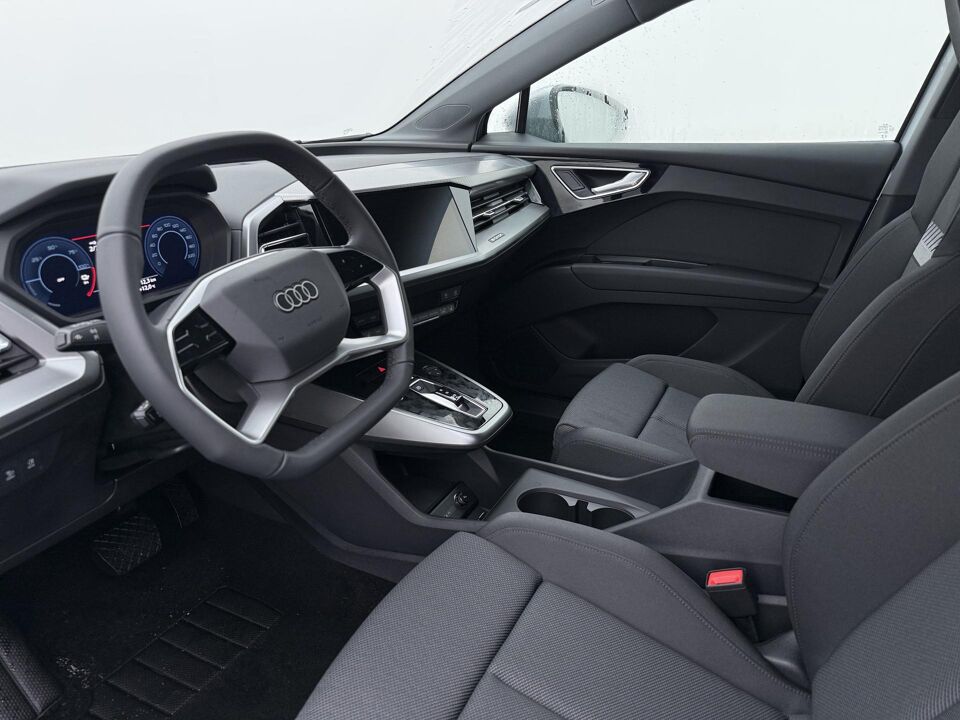 Audi Q4 e-tron Advanced edition 45 quattro 82 kWh 210 kW / 286 PK