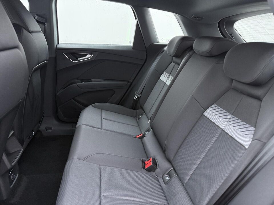 Audi Q4 e-tron Advanced edition 45 quattro 82 kWh 210 kW / 286 PK