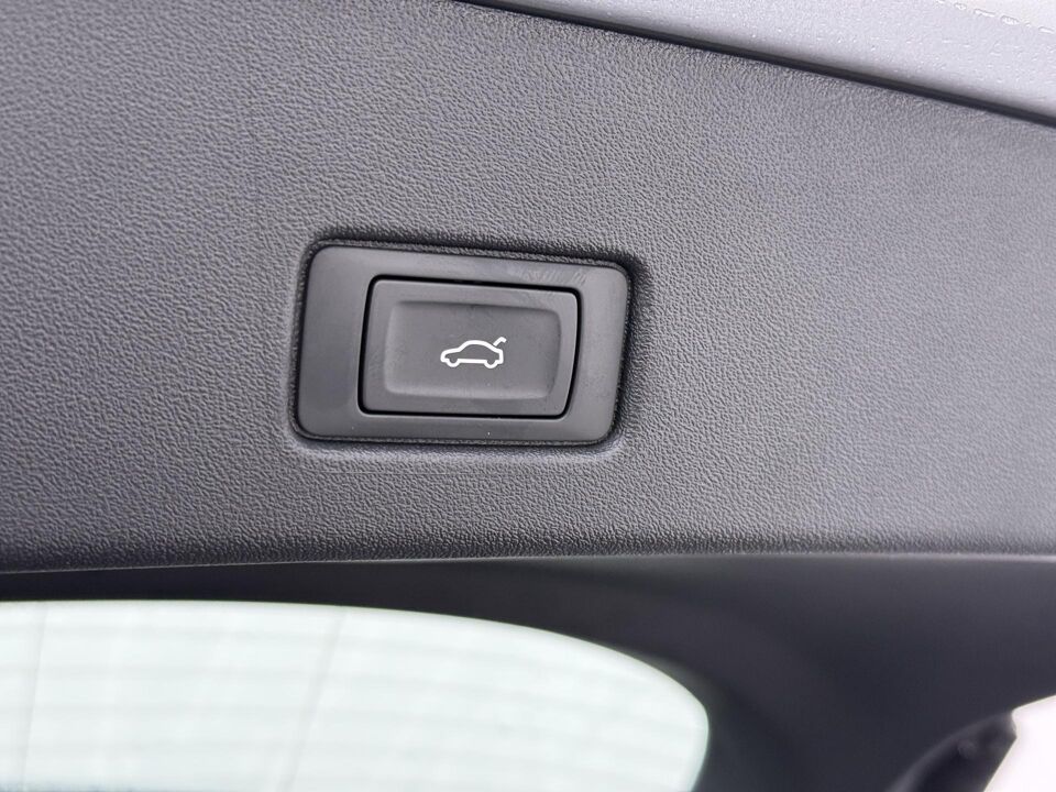 Audi Q4 e-tron Advanced edition 45 quattro 82 kWh 210 kW / 286 PK