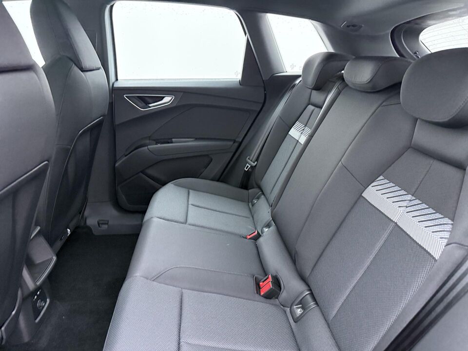 Audi Q4 e-tron Advanced edition 45 quattro 82 kWh 210 kW / 286 PK