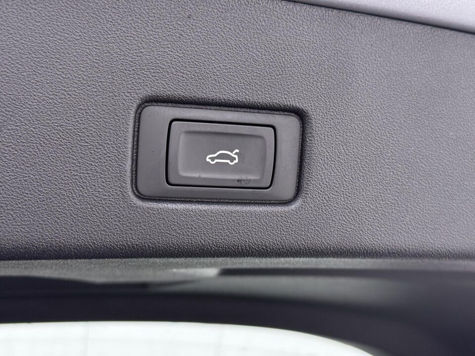 Audi Q4 e-tron Advanced edition 45 quattro 82 kWh 210 kW / 286 PK