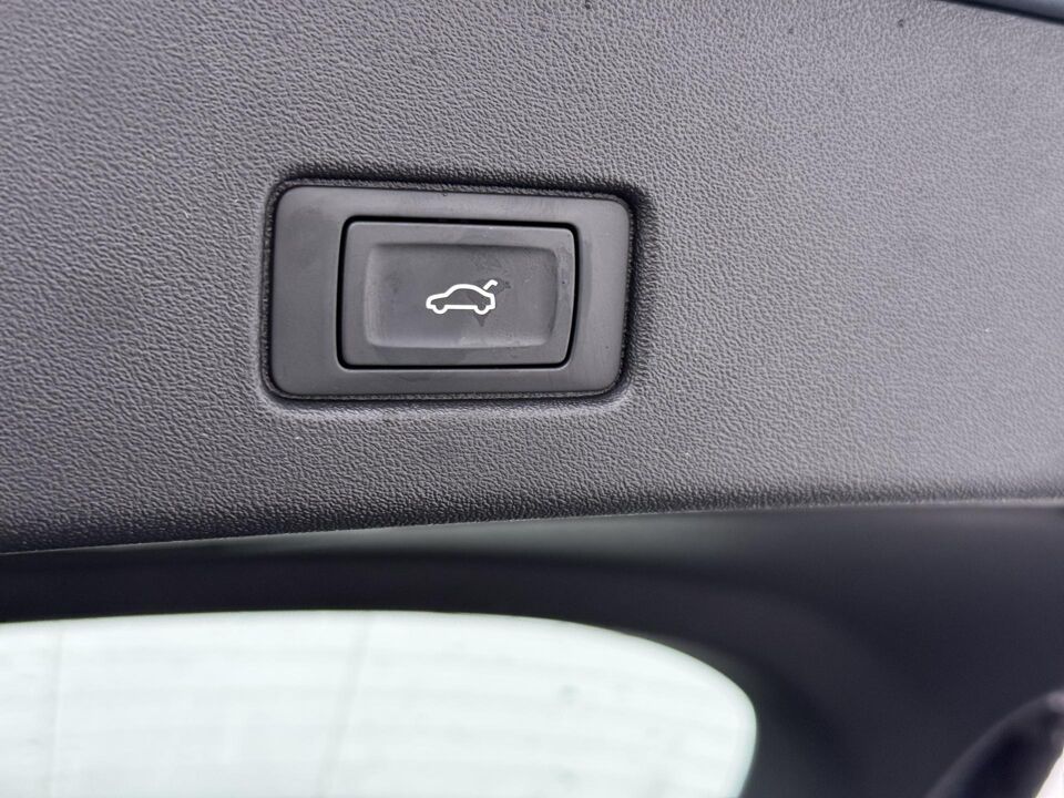 Audi Q4 e-tron Advanced edition 45 quattro 82 kWh 210 kW / 286 PK