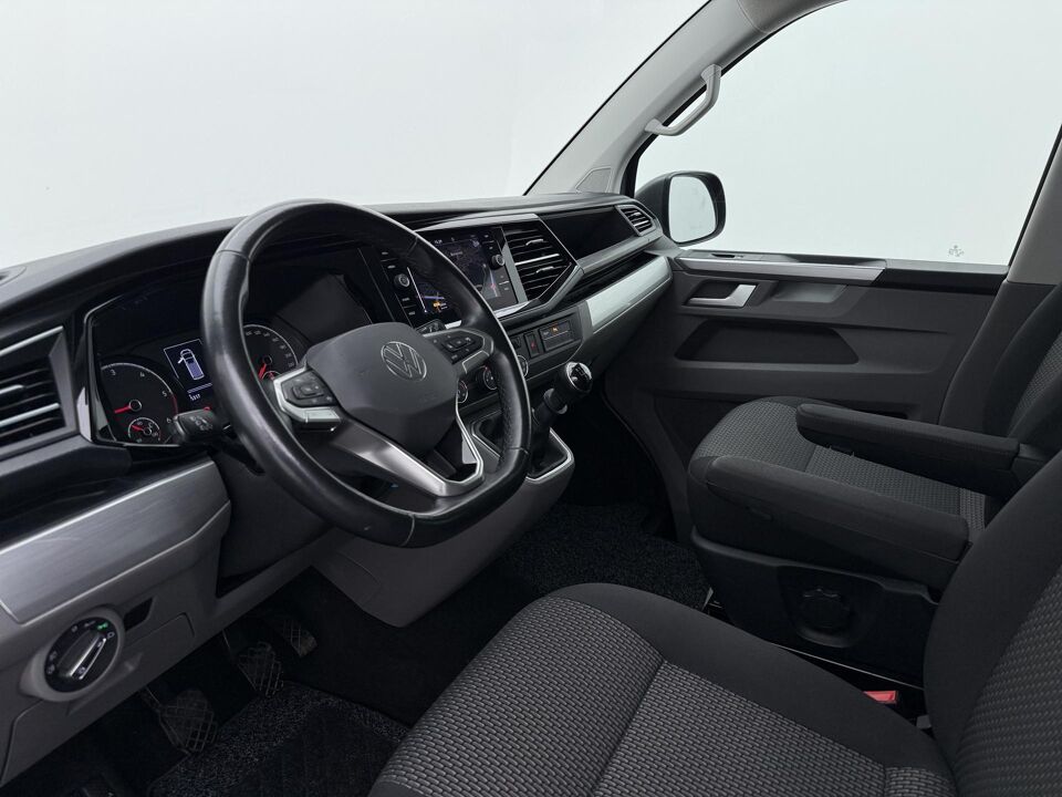 VW-Bedrijfswagens Transporter 2.0 TDI 150 PK L2H1 30 DC Highline