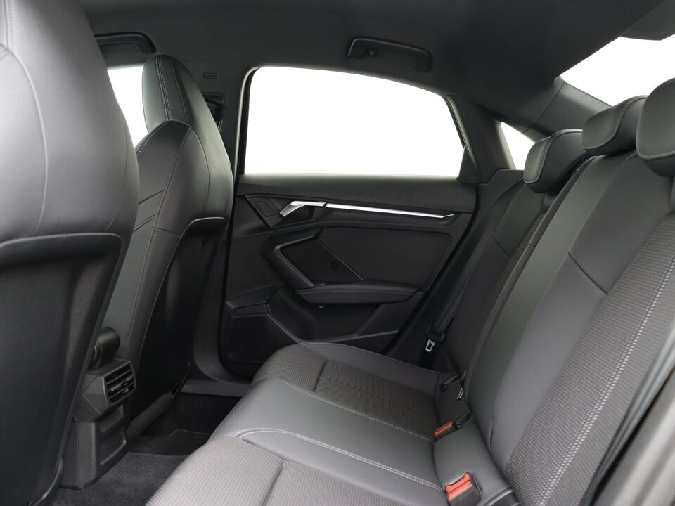 Audi A3 Limousine 30 TFSI S-Line