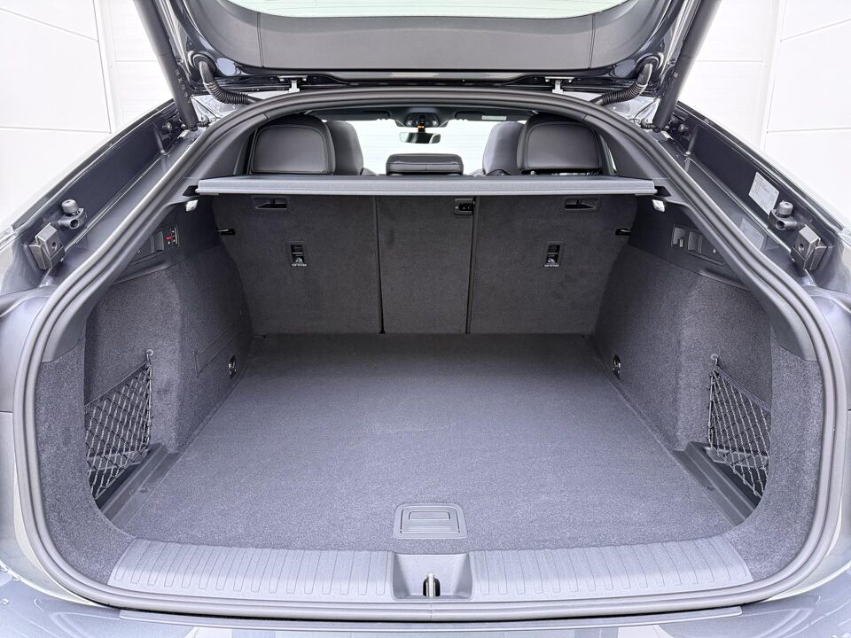 Audi Q6 Sportback e-tron S edition e-tron perf 225 KW / 306 PK