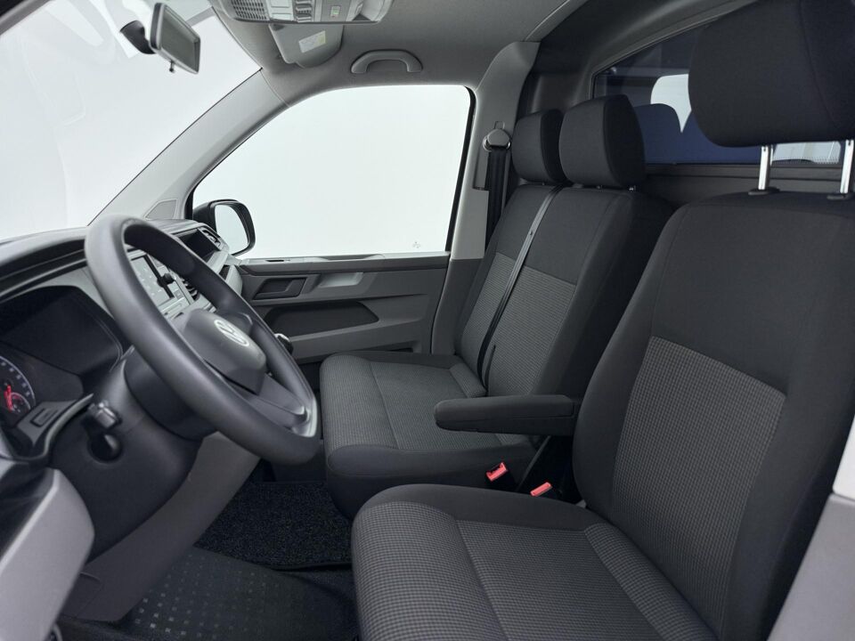VW-Bedrijfswagens Transporter 2.0 TDI 110 PK L2H1 28 Economy Business