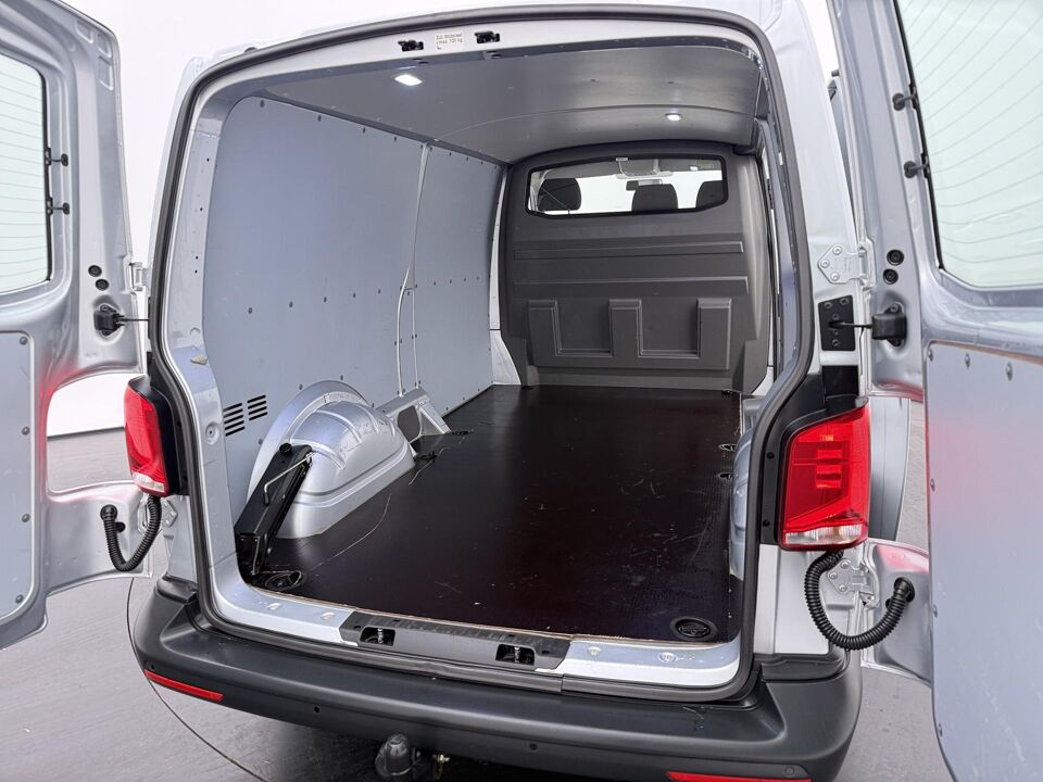 VW-Bedrijfswagens Transporter 2.0 TDI 110 PK L2H1 28 Economy Business