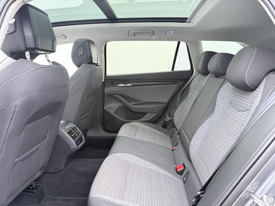 Škoda Superb Combi 1.5 TSI First Edition