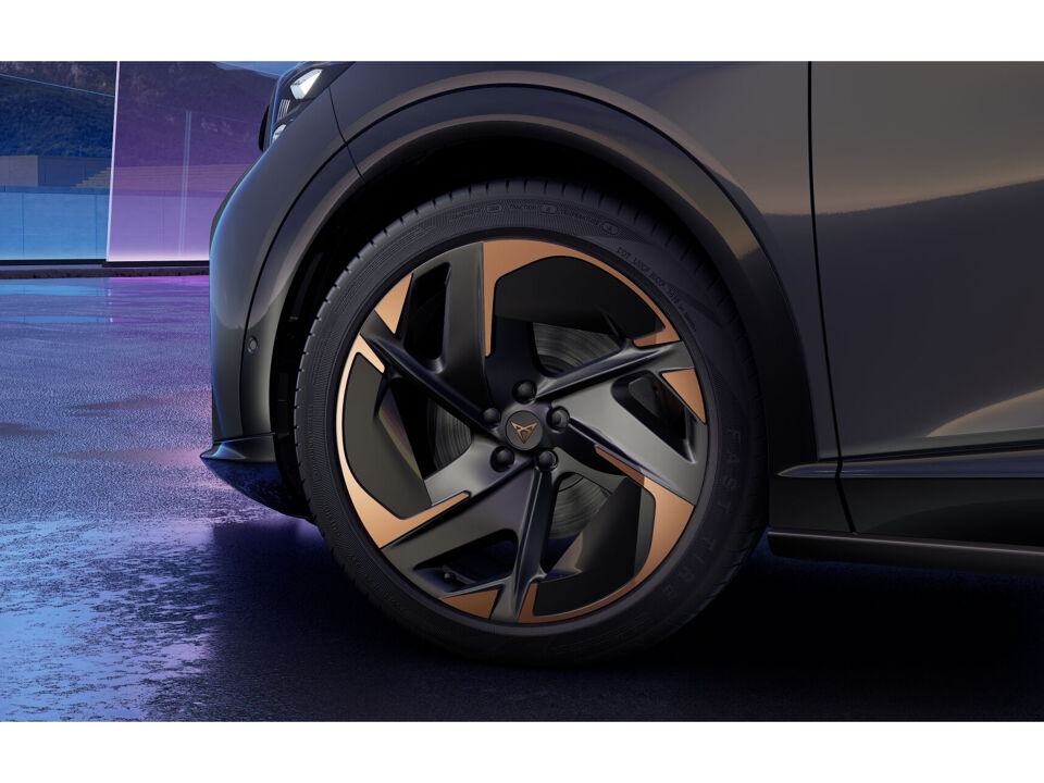 CUPRA Tavascan Adrenaline