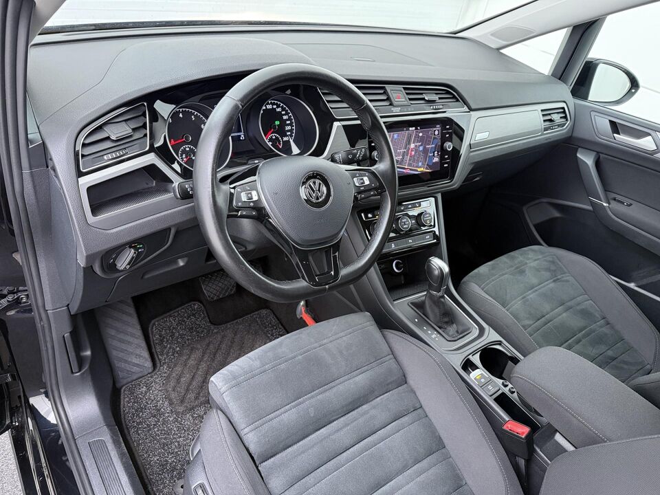 Volkswagen Touran 1.5 TSI Comfortline Business 7p