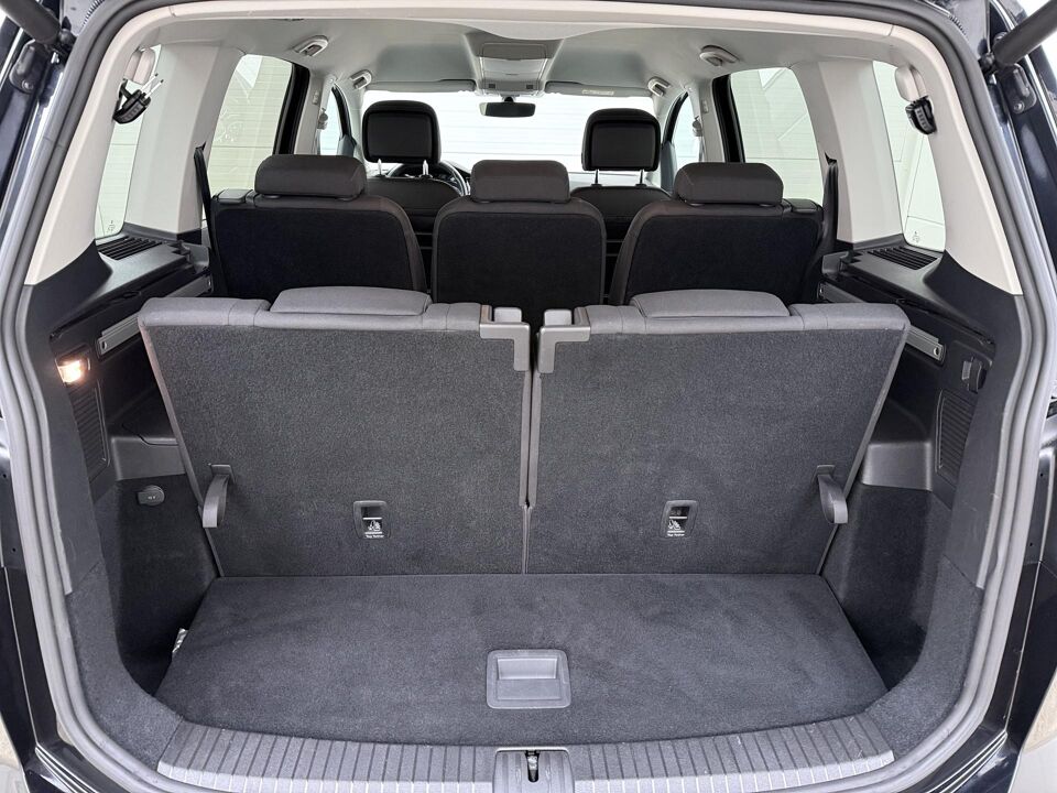 Volkswagen Touran 1.5 TSI Comfortline Business 7p