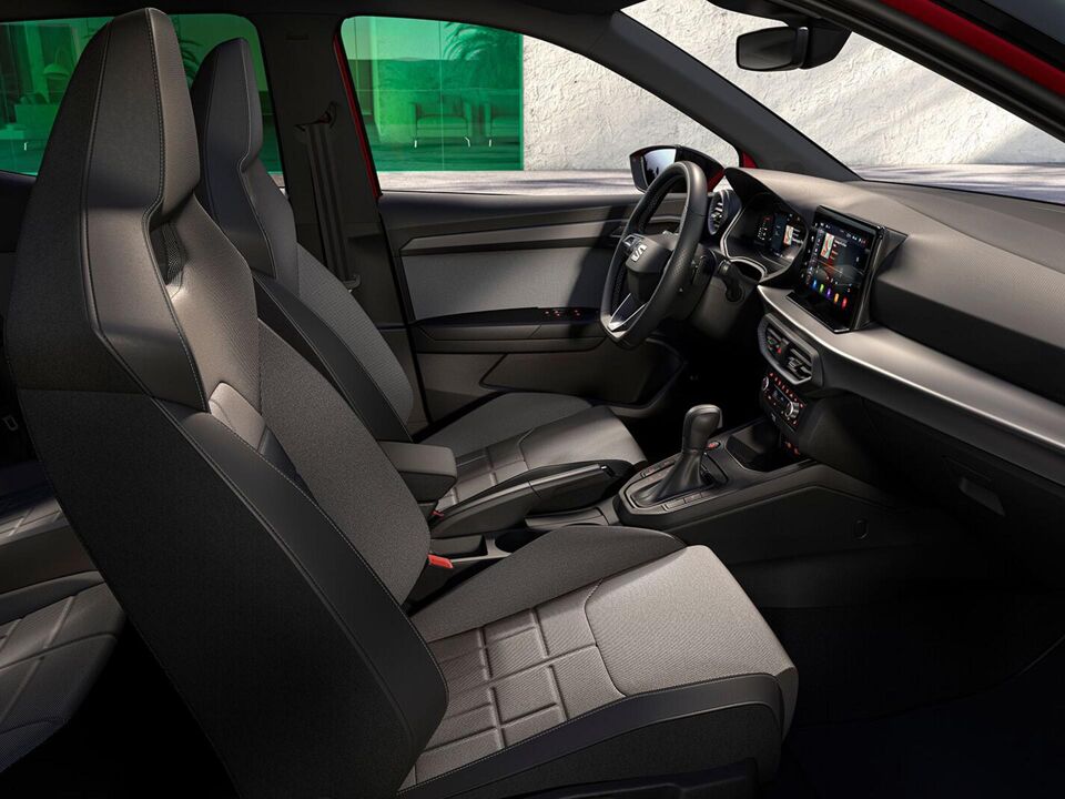 SEAT Arona FR Business Connect 1.0 EcoTSI 70 kW / 95 PK