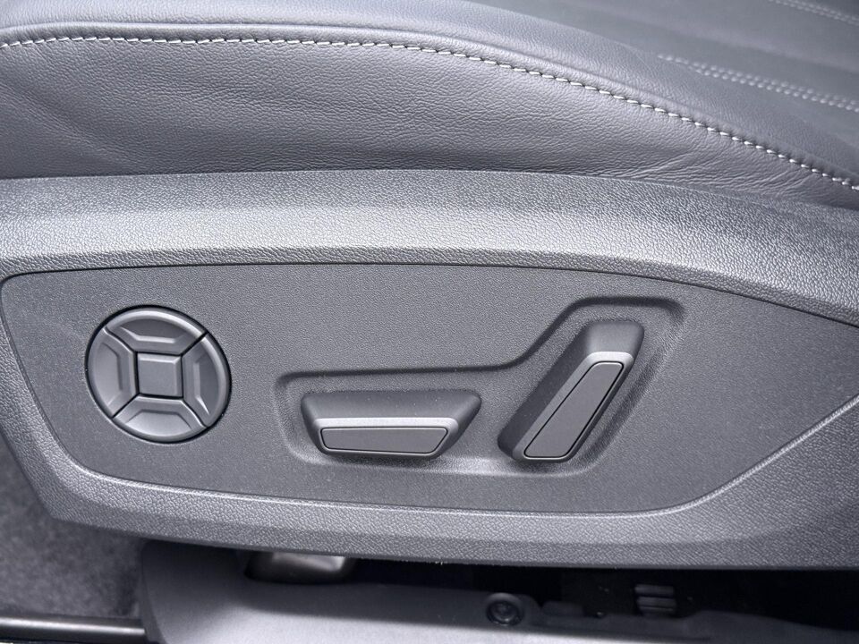 Audi Q6 e-tron S edition 100Kwh 225 kW / 306 PK