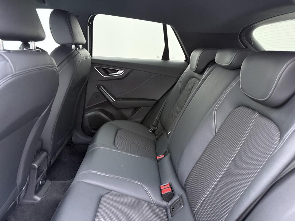 Audi Q2 S edition 35 TFSI 110 kW / 150 PK